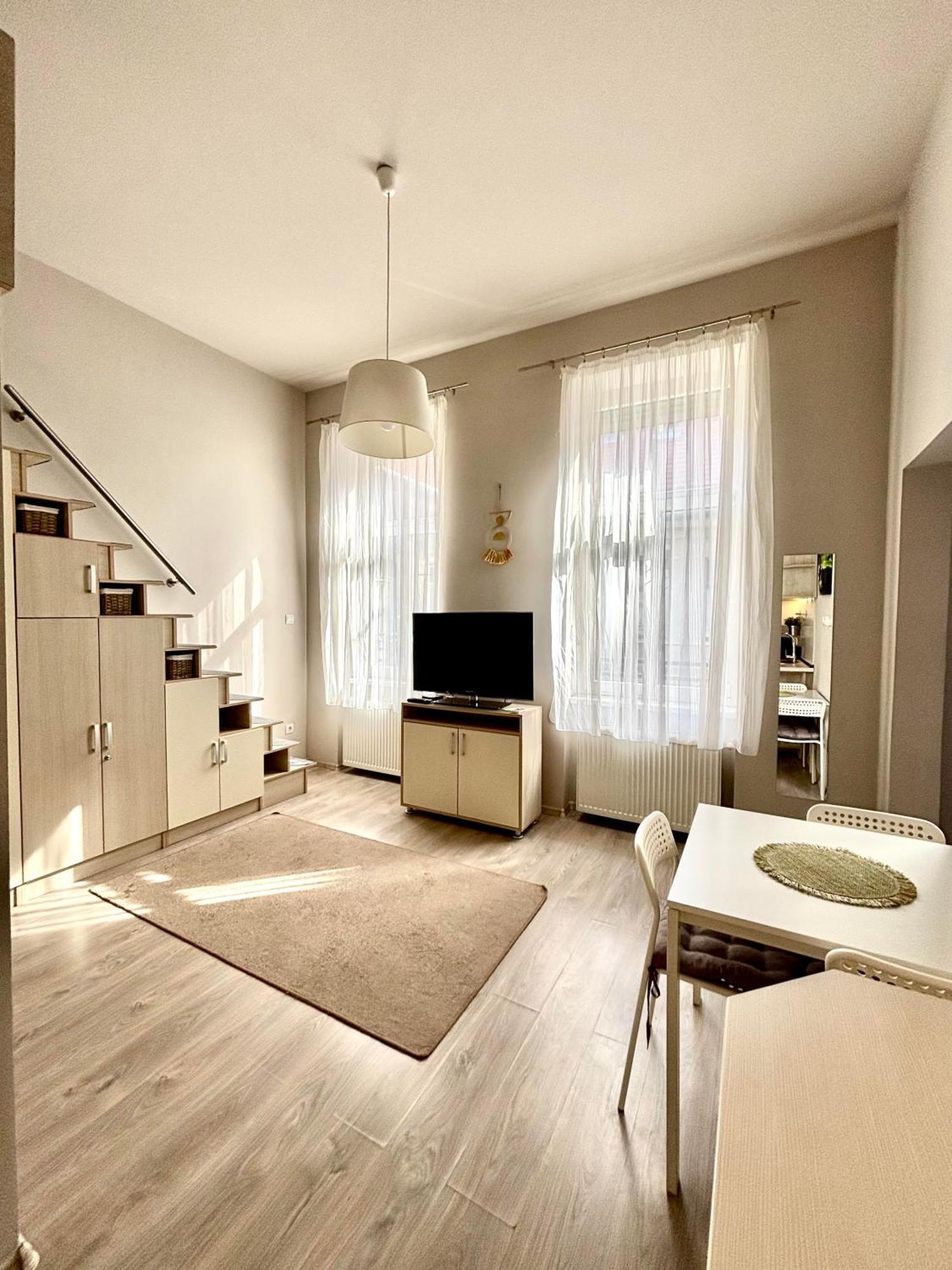 Ava Central Residence Budapest Esterno foto
